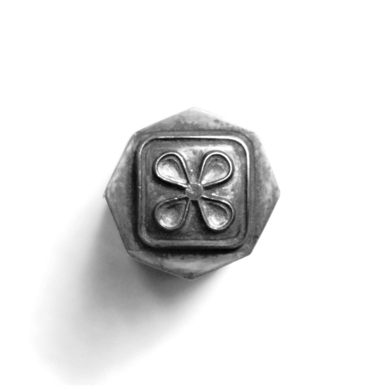 Picture of Impression Die 70's Flower