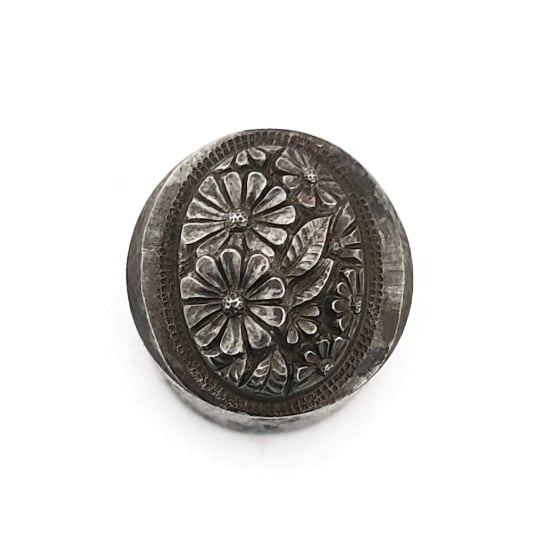 Picture of Impression Die Flower Garden Oval Button