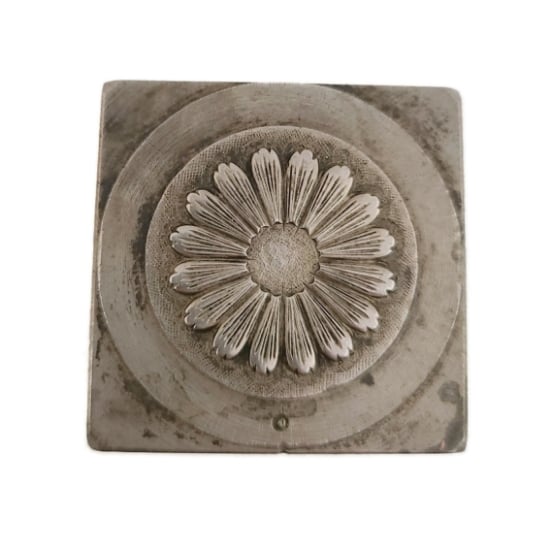 Picture of Impression Die Flat Daisy Back Plate