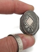 Picture of Impression Die Hidden Branch Cameo w/Rhomboid Center