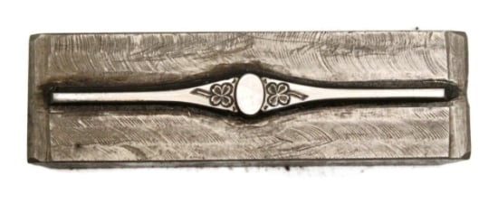 Picture of Impression Die Clover Set Ring