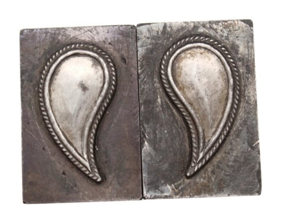 Picture of Impression Die Large Curved Teardrop with Rope