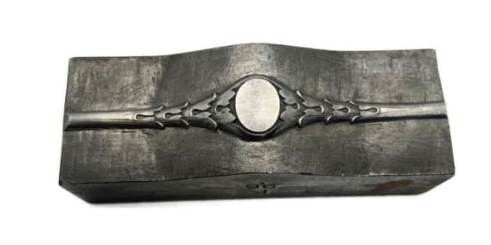 Picture of Impression Die Nestled Leaves Humpback Ring