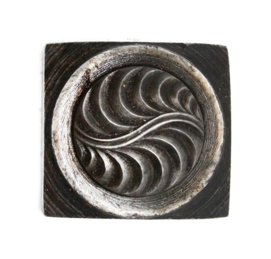 Picture of Impression Die Opposing Ripples Concho 3/4"