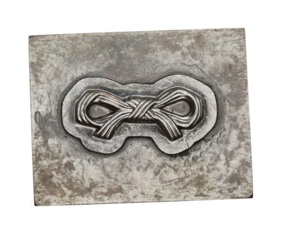 Picture of Impression Die Striped Bow