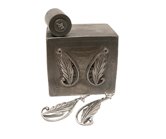 Picture of Impression Die Annie's Suspended Leaves