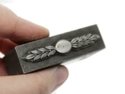 Picture of Impression Die Laurel Ring