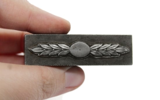 Picture of Impression Die Laurel Ring