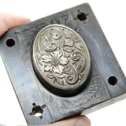 Picture of Impression Die Ragged Poppy Eli Locket