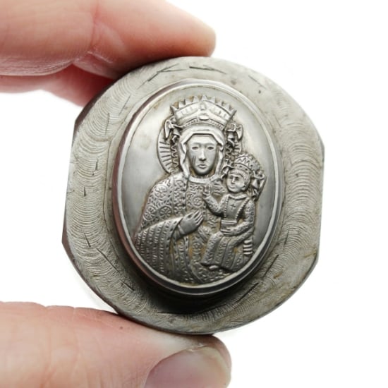 Picture of Impression Die Scarred Saint & Child Eli Locket