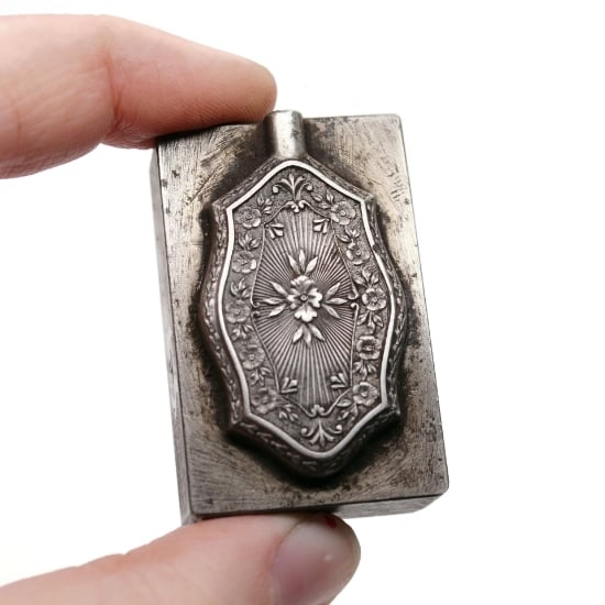 Picture of Impression Die Radiant Garden Case