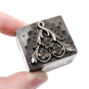 Picture of Impression Die Hanging Triangle Bouquet