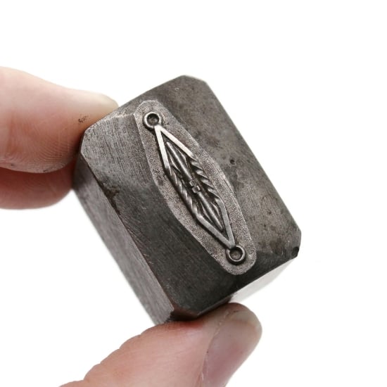 Picture of Impression Die Twisted Irons Bail