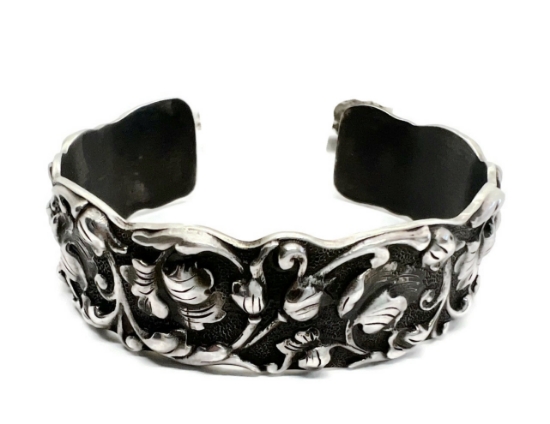 Picture of Silver French Bracelet Buds and Leaves