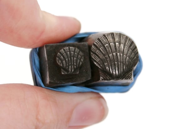 Picture of Impression Die Realistic Shell Pair