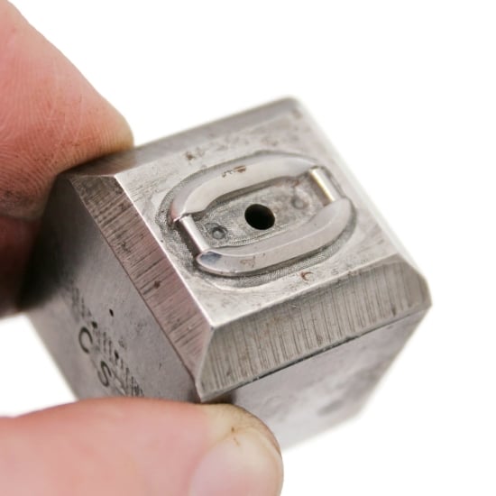 Picture of Impression Die Oval Link with Hinge Spaces