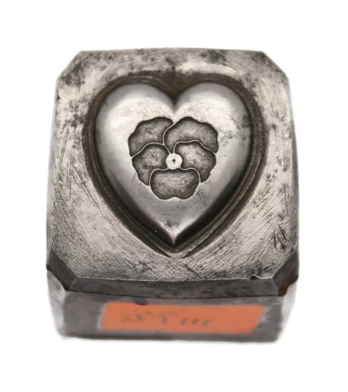 Picture of Impression Die Intaglio Pansy Heart Locket