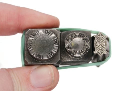 Picture of Impression Die Ornate Dials & Link Shot Plate
