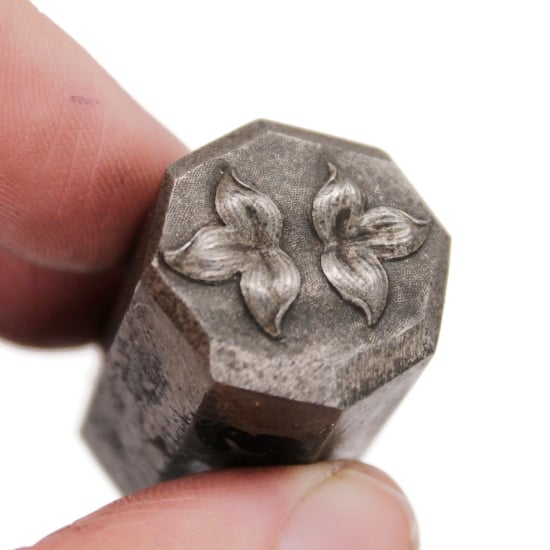 Picture of Impression Die Two Concaving Leaves