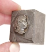 Picture of Impression Die Vulture Crown Queen