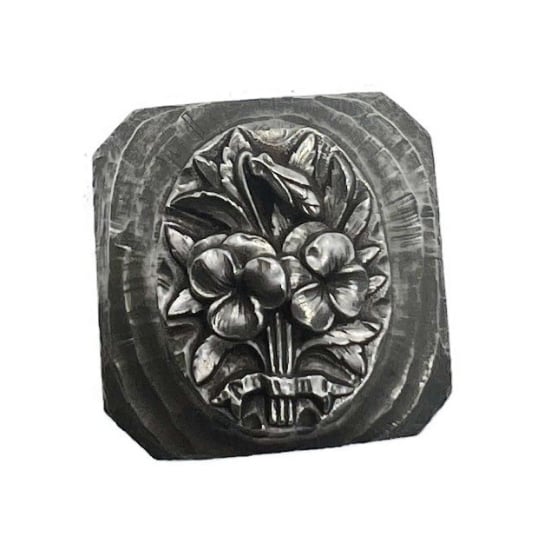 Picture of Impression Die Bouquet of Violets