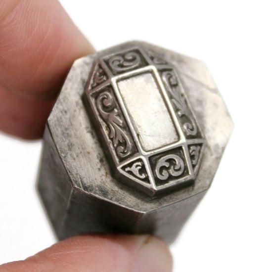 Picture of Impression Die Elegant Tiled Bezel