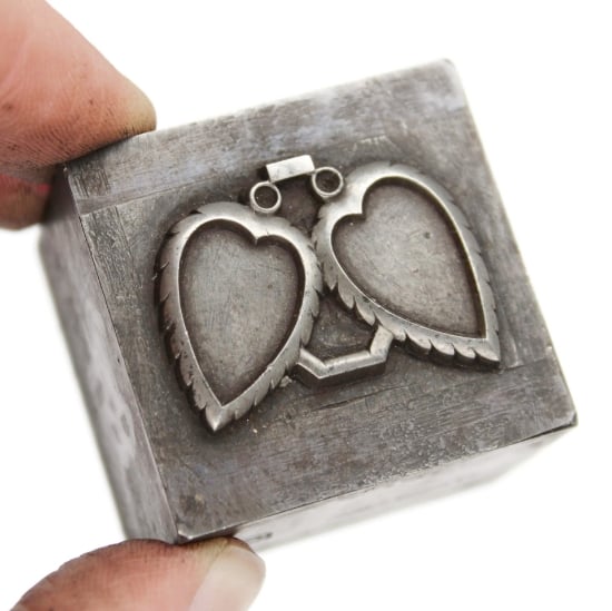 Picture of Impression Die Cabochon Leaves Link