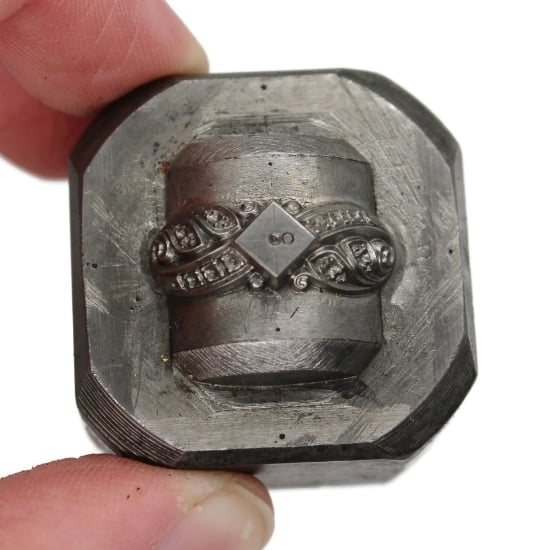 Picture of Impression Die Domed Diamond Twist Ring Top