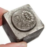 Picture of Impression Die Escaping Peonies