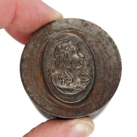 Picture of Impression Die Seashell Revival Queen