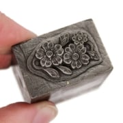 Picture of Impression Die Sparkling Flowers with Jump Rings