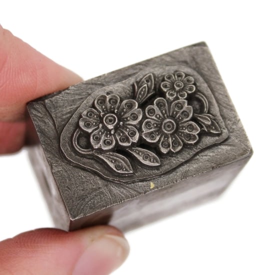 Picture of Impression Die Sparkling Flowers with Jump Rings