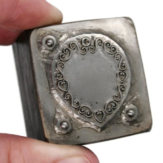 Picture of Impression Die Curly Bordered Heart