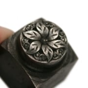 Picture of Impression Die Spinning Poinsettia Button
