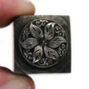 Picture of Impression Die Spinning Poinsettia Button