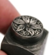 Picture of Impression Die Spinning Poinsettia Button