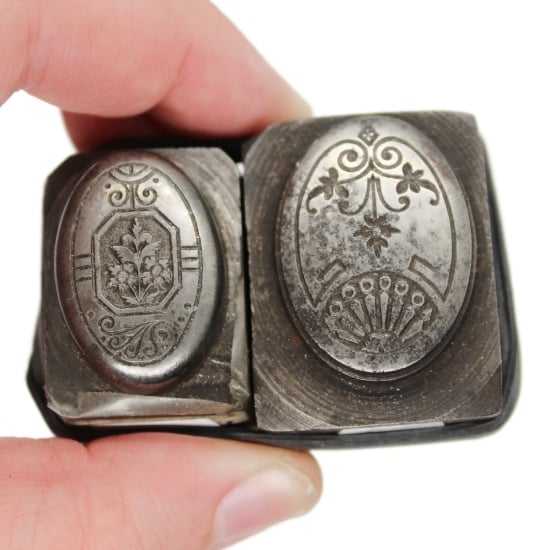 Picture of Impression Die Hanging Flowers Lockets Pair