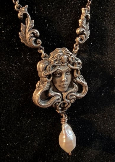 Picture of Art nouveau Woman Pendant