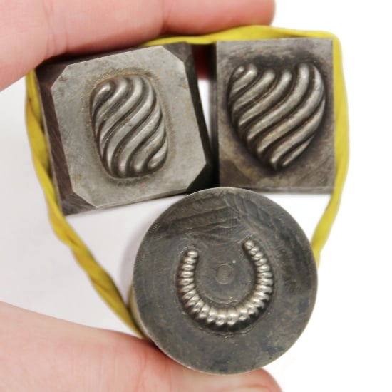 Picture of Impression Die Wavy Stripes Shot Plate